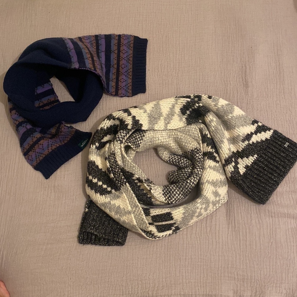 Woolrich  & Victoria Secret scarf. Set 2 pieces